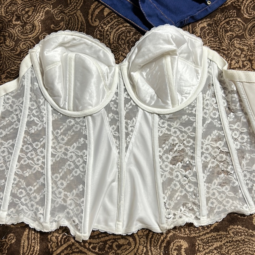 VINTAGE white Corset - Picture 6 of 7